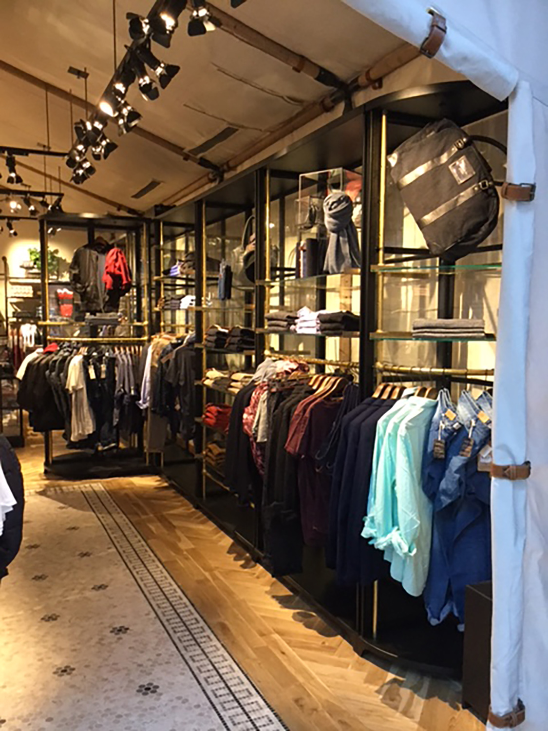 Scotch and Soda store flooring installation